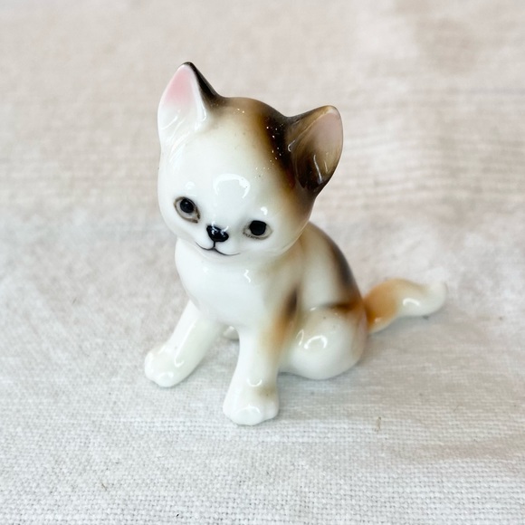 Vintage Porcelain Cat - Picture 2 of 8
